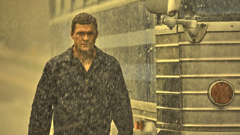 Jack Reacher in rain