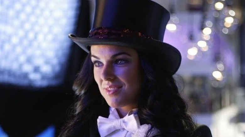 Zatanna wearing a top hat