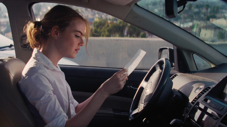 Mia Dolan stuck in her car in "La La Land" (2016)