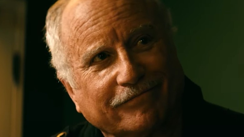 Richard Dreyfuss smirking in Crime Story