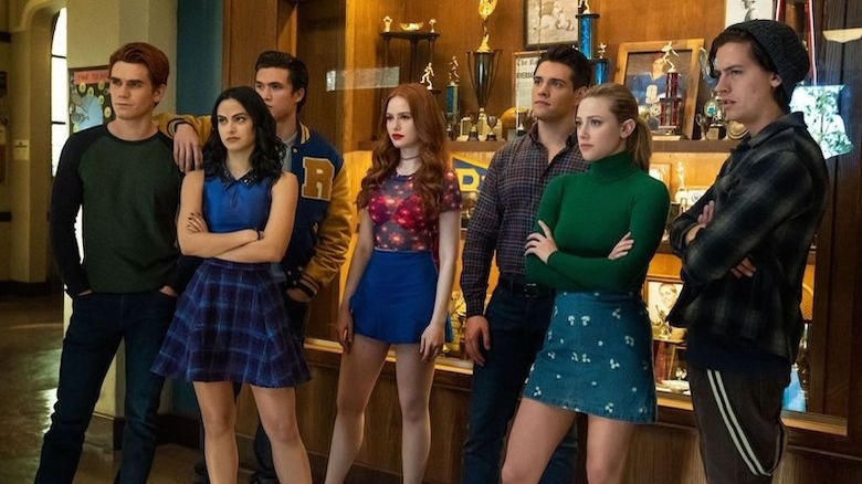 Archie, Veronica, Reggie, Cheryl, Kevin, Betty and Jughead in school