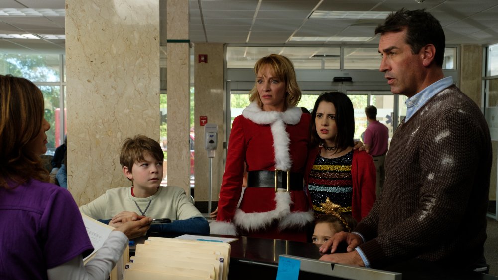 Oakes Fegley, Uma Thurman, Laura Marano and Rob Riggle in in The War with Grandpa