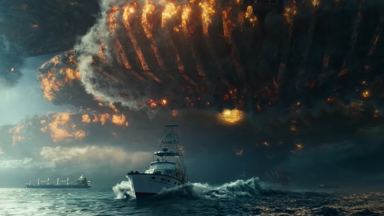 Independence Day: Resurgence boat fleeing alien craft