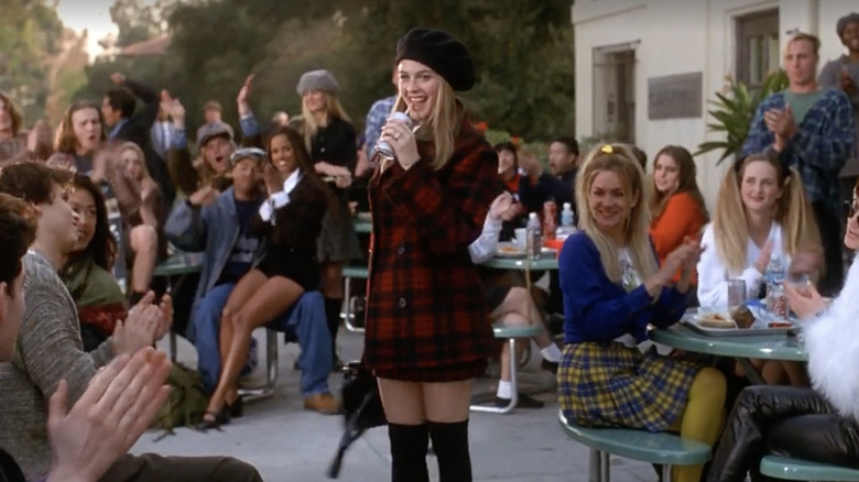 Alicia Silverstone smiling in Clueless