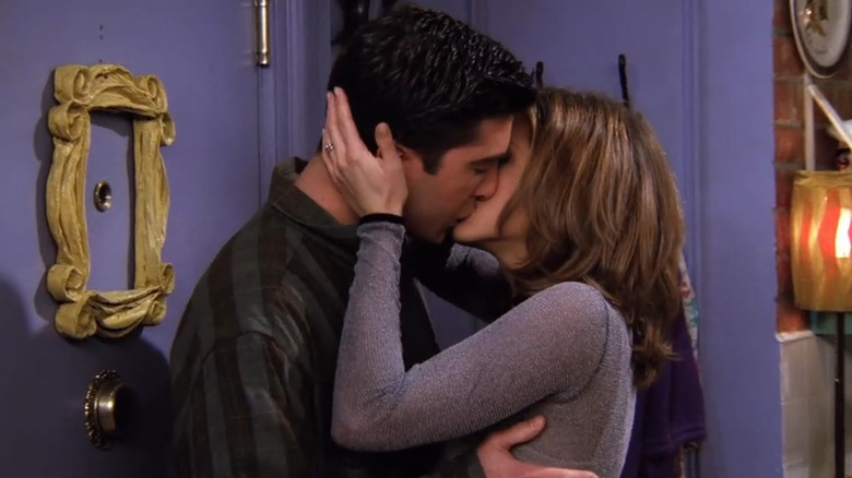 Ross and Rachel kissing