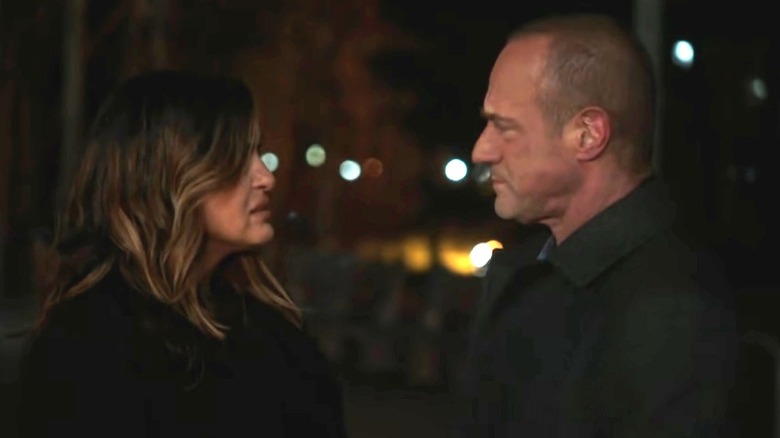 Benson and Stabler looking at each other