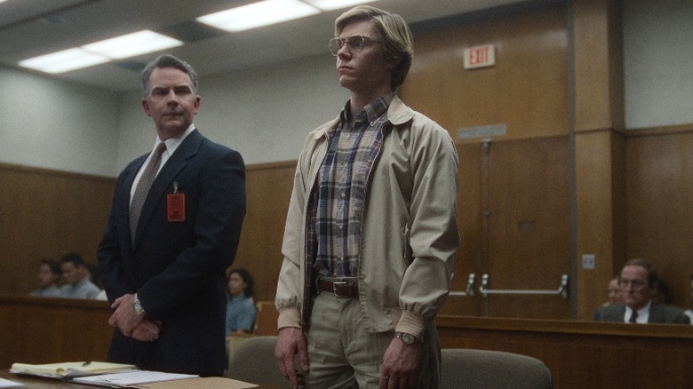 Evan Peters' Jeffrey Dahmer in court