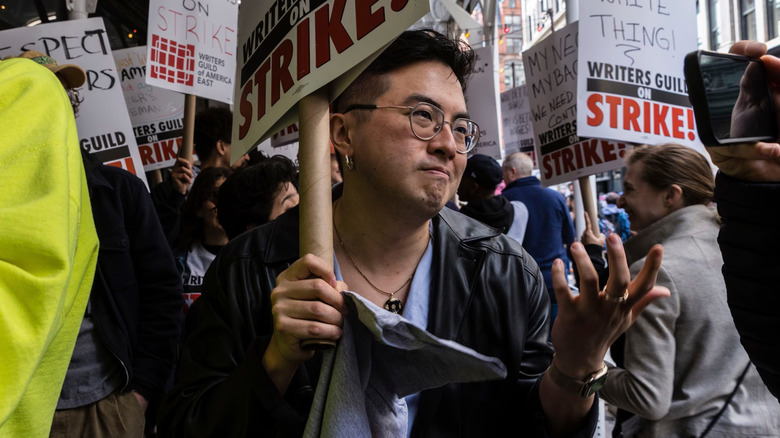 Yang on a picket line