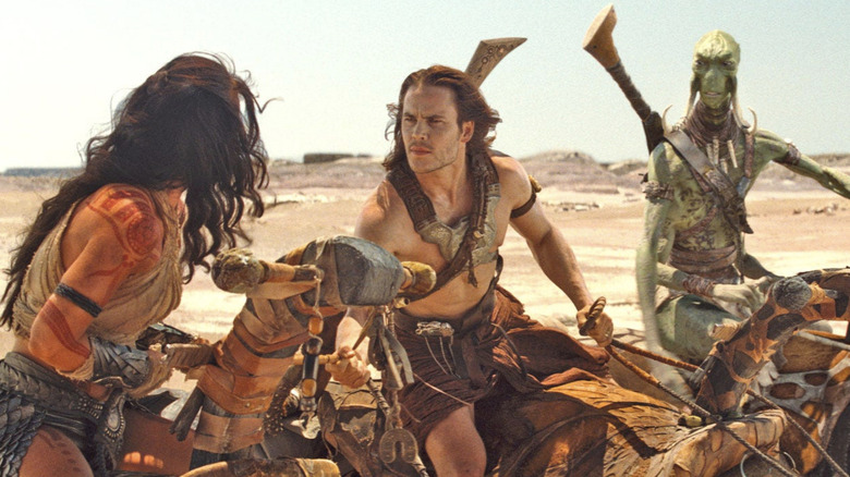 John Carter talks with Dejah Thoris and Sola in "John Carter" (2012)