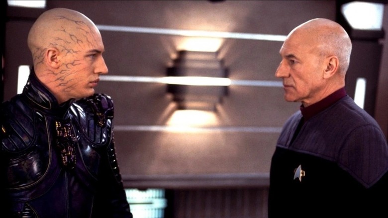 Shinzon and Picard stare each other down in a hallway