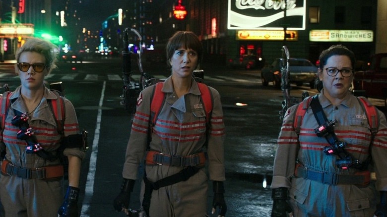 Kate McKinnnon, Kristen Wiig, Melissa McCarthy in Ghostbusters: Answer The Call