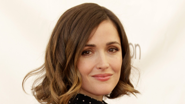 Rose Byrne with short brown hair