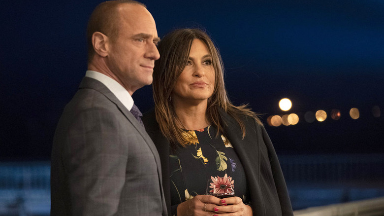 Mariska Hargitay and Christopher Meloni look to the night sky