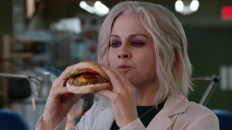 iZombie Liv Moore eating burger