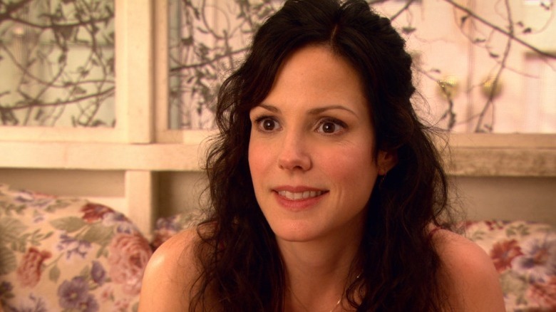 Nancy Botwin smiles