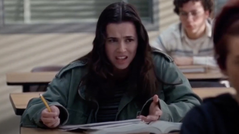 Linda Cardellini is upset in detention