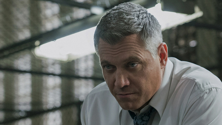 Holt McCallany interrogates a killer