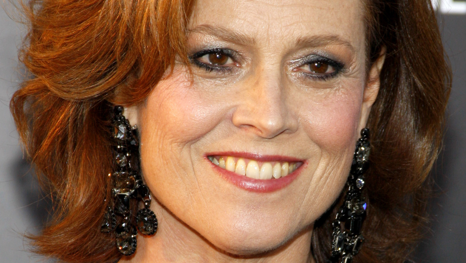 Sigourney Weaver's Unlikely Role In Avatar: The Way Of Water Explained