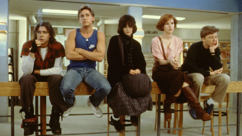 Judd Nelson, Emilio Estevez, Ally Sheedy, Molly Ringwald, and Anthony Michael Hall in The Breakfast Club