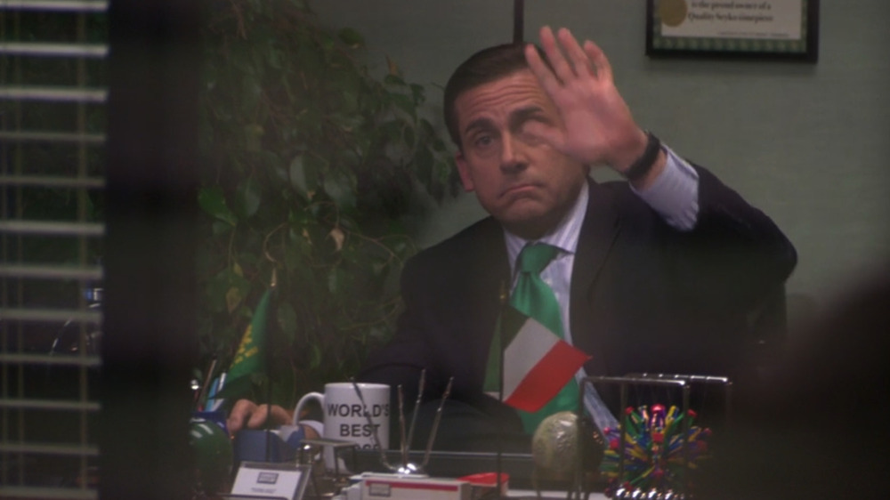 Michael Scott waving