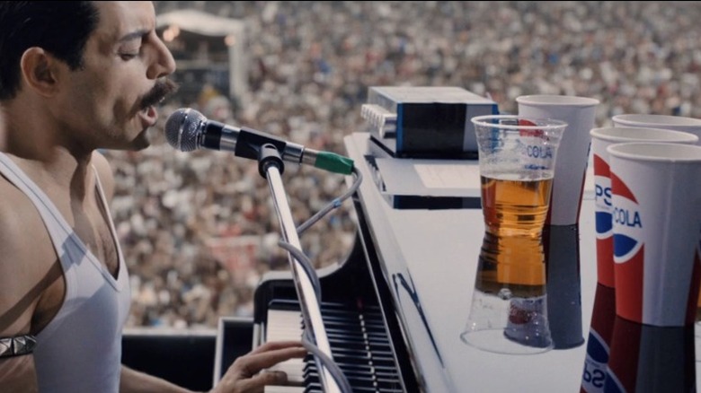 Freddie plays the piano