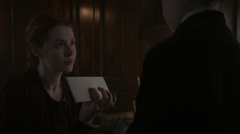 Maura show Elliot her letter