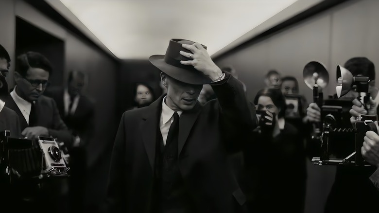 Oppenheimer puts on his hat