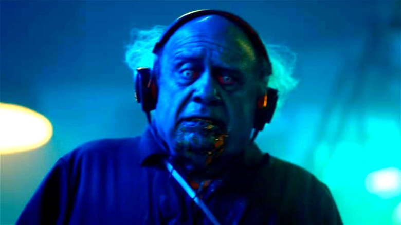 Janitor Danny DeVito gets electrocuted