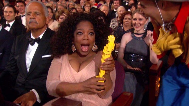 Oprah with her 2015 LEGO Oscar 