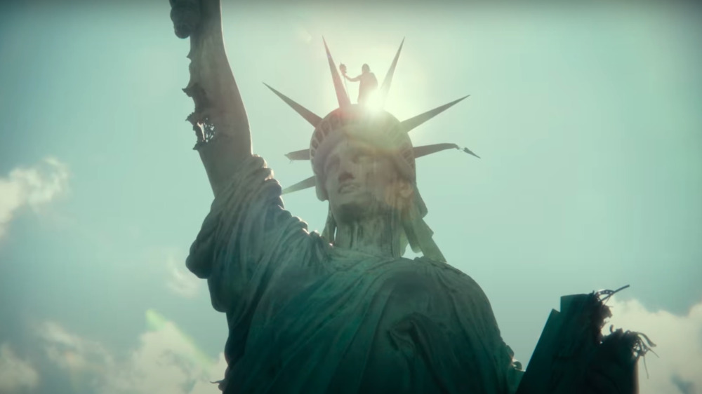 Mystery figure atop the Vegas Statue of Liberty Army of the Dead