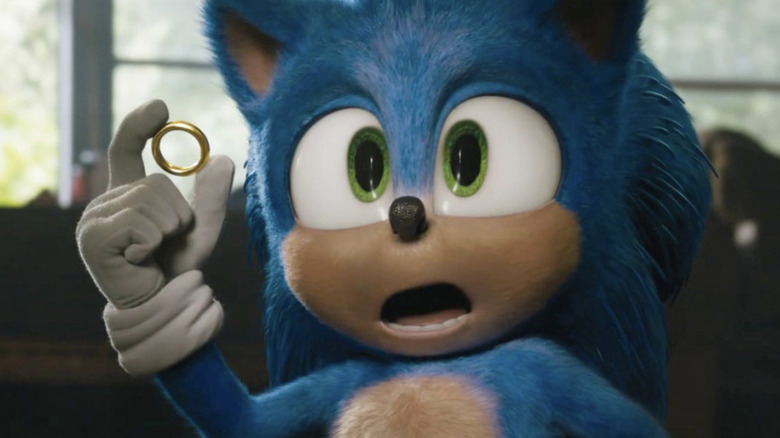 Sonic holding a ring