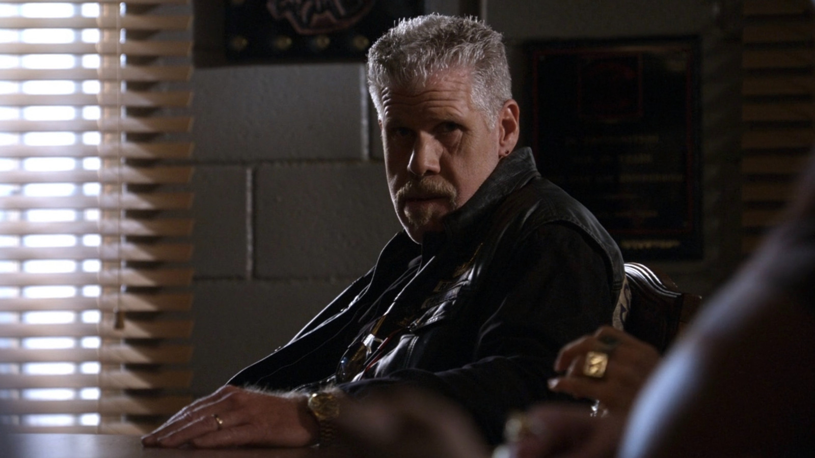 Sons of Anarchy' star talks about ignoring Ron Perlman this season