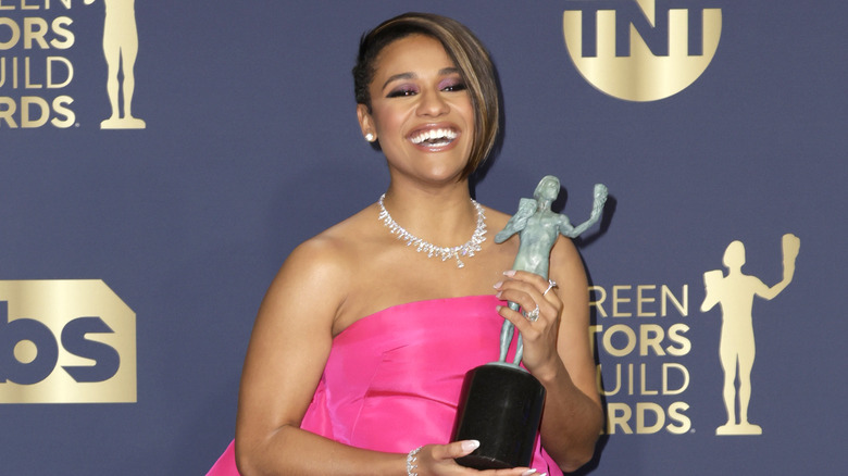 Ariana DeBose holds SAG award