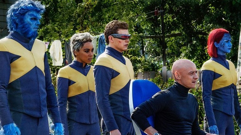 X-Men superheroes looking right