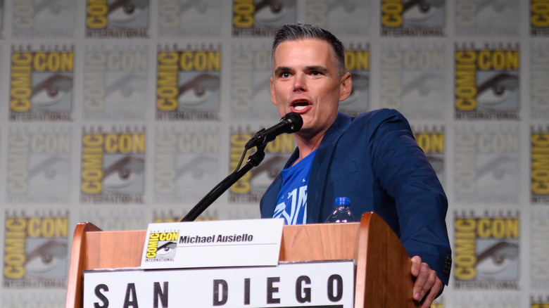 Michael Ausiello talking