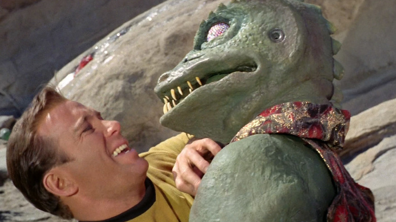 Kirk fights a Gorn