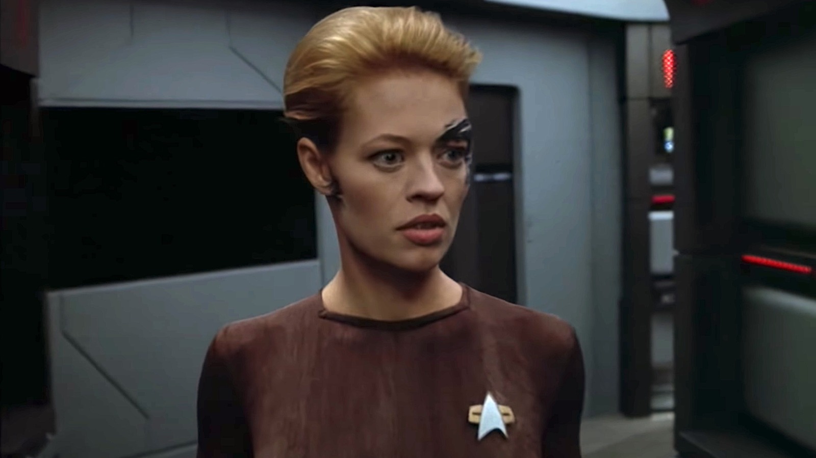 Star Trek: Jeri Ryan Reveals The Voyager Scene She Hates To This Day