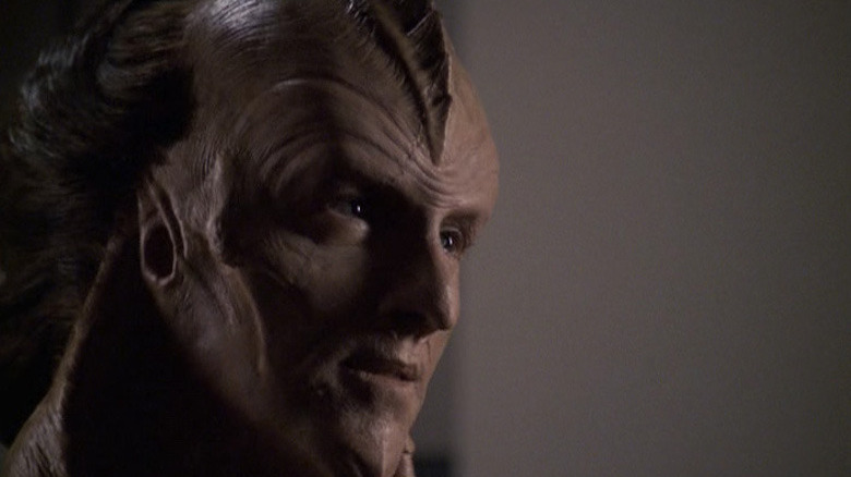 Gedrin side profile Star Trek: Voyager episode "Dragon's Teeth"