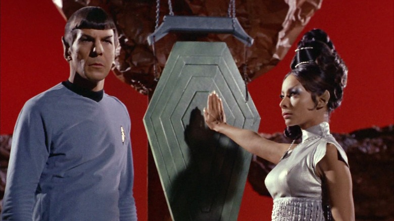 Spock and T'Pring converse in "Amok Time"