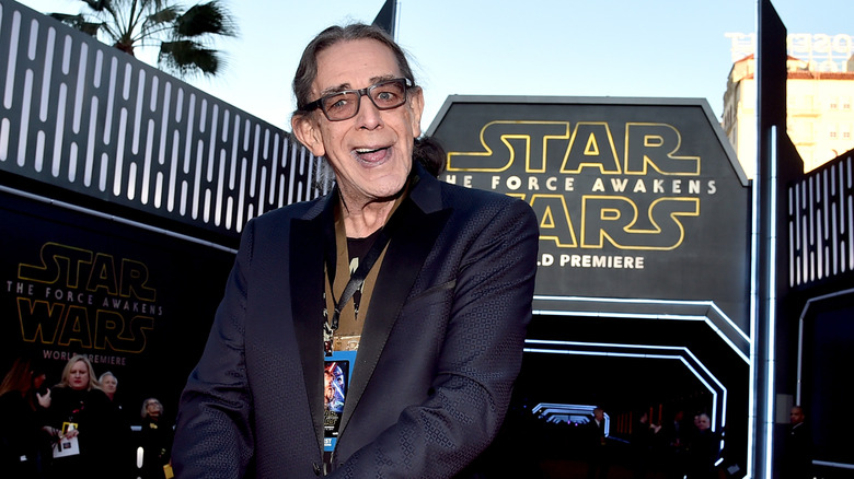 Peter Mayhew smiling at premiere