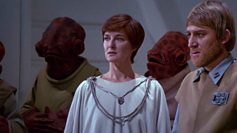 Mon Mothma and General Madine at a table