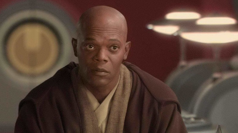 Mace Windu wearing Jedi robes