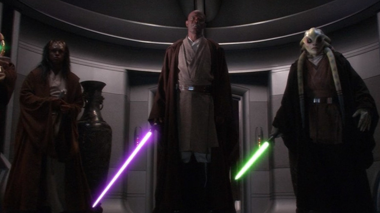 Mace Windu standing with Jedis