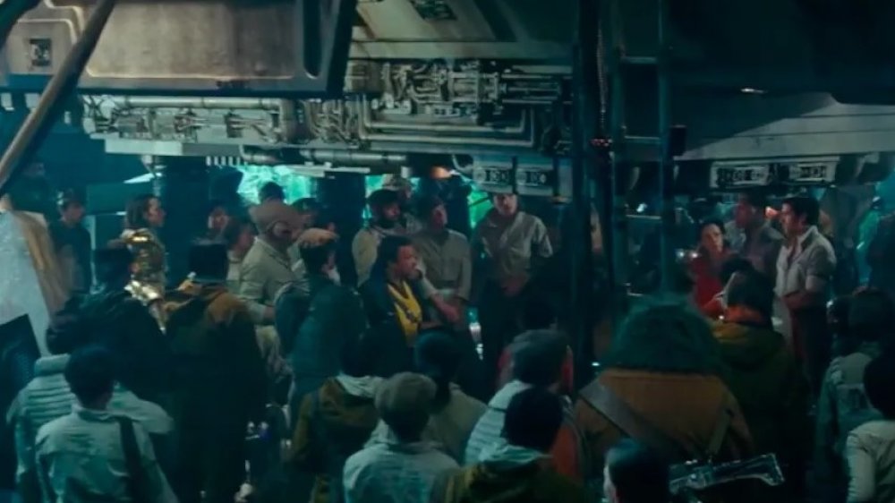 Admiral Akbar's son standing behind Lando in final Rise of Skywalker trailer