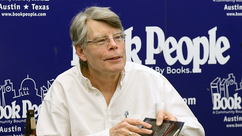 Stephen King doing book signing