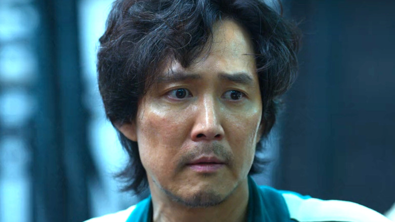 Seong Ji-hun looking worried