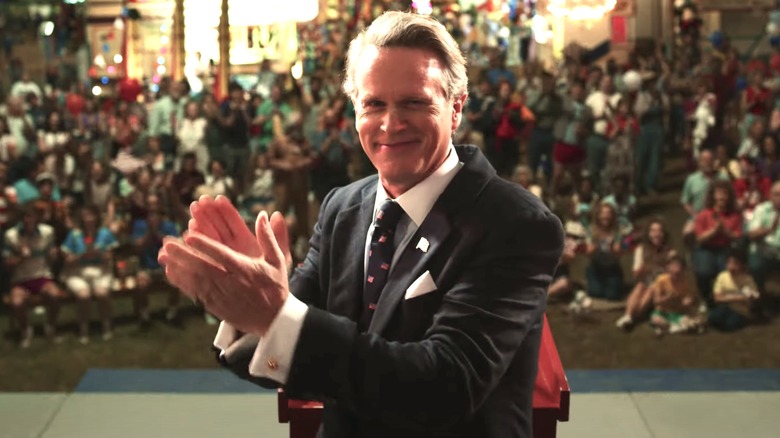 Cary Elwes clapping