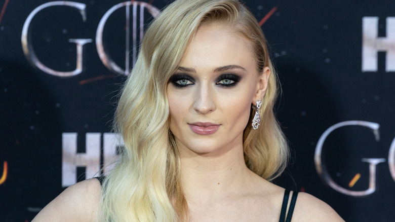 Sophie Turner wearing black eyeshadow