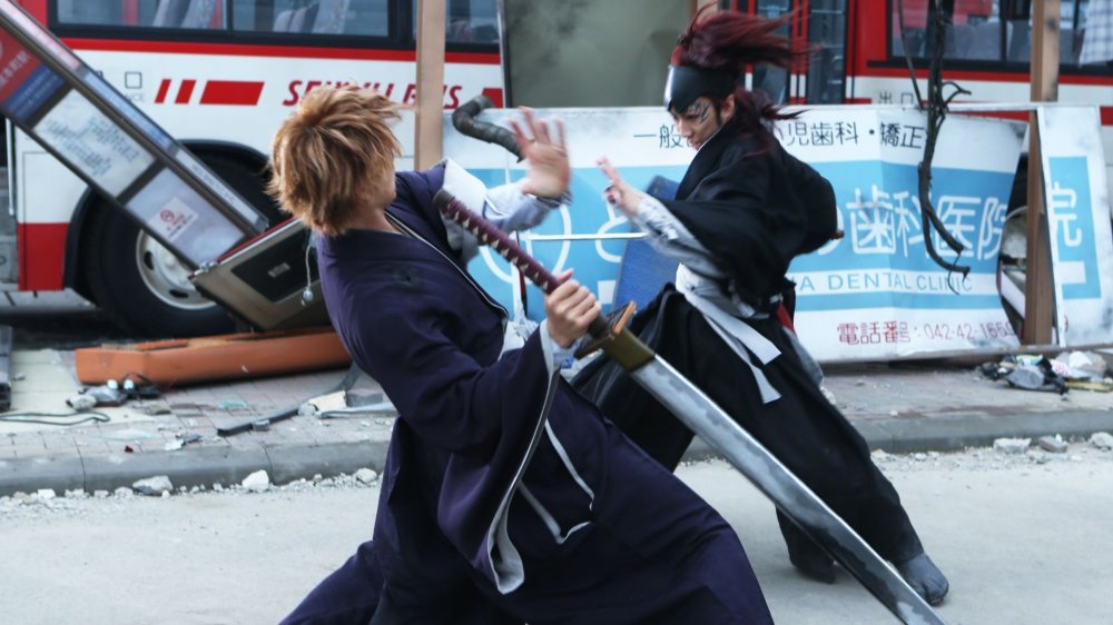 Ichigo fights Renji at the end of Bleach