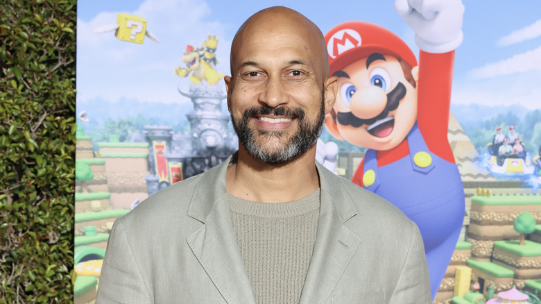 Keegan-Michael Key posing Mario event 